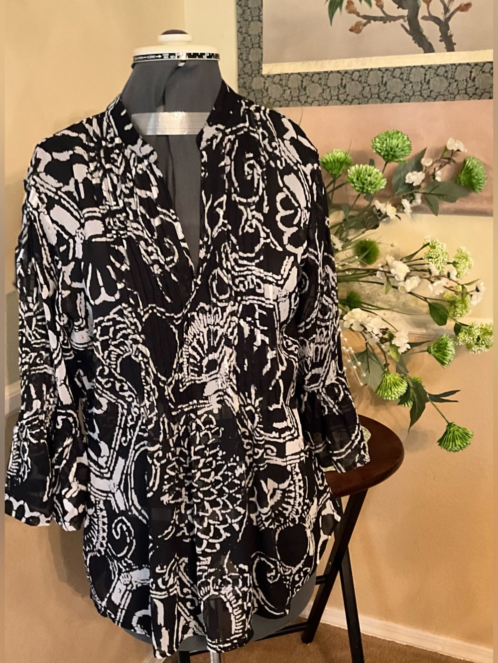 Cache Black and White Abstract Print Blouse